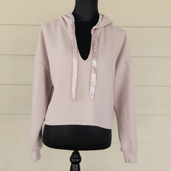 Victoria's Secret Blush Fleece Crop Hoodie (XS) - Picture 3 of 14